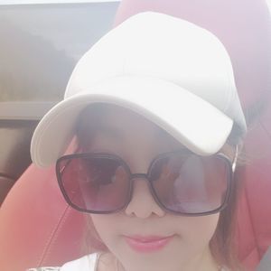 Meet your Posher, Anny